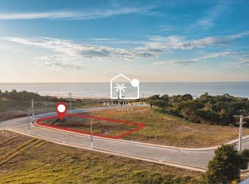 Terreno · 779m² · Terreno exclusivo com 779,18m² , localizado a poucos passos da Praia da Vila