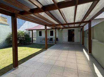 Foto 03 · Casa com 4 quartos a 220m do mar à venda em São Francisco do Sul