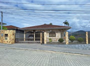 Casa , Joinville · Casa Plana de Esquina no Bairro Vila Nova