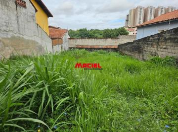 Terreno · 250m² · Terreno com boa topografia todo murado ,próximo comercio em geral
