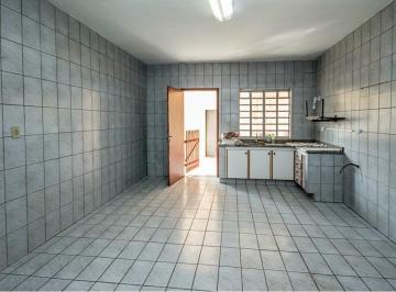 Casa · 440m² · 5 Quartos · 2 Vagas · BARF 4 602101011-190