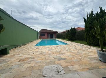 Casa de 4 quartos, Itanhaém · Casa com 4 quartos e piscina em Itanhaém.