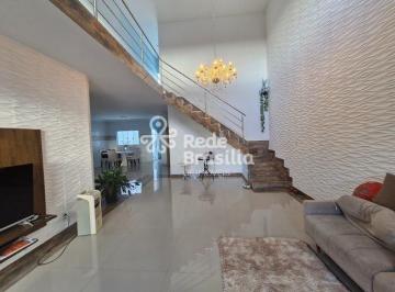 Casa · 250m² · 4 Quartos · 2 Vagas · Casa 4 quartos reformada condomínio fechado Arniqueiras não aceita financiamento FGTS avalia troca