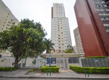 Apartamento de 2 quartos, Curitiba · Apartamento totalmente mobiliado e equipado em andar alto no Bairro Água Verde.