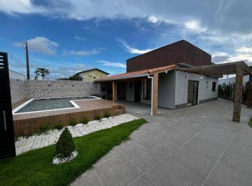 Casa de 3 quartos, Itanhaém · Casa com piscina e 3 quartos em Itanhaém - R$ 749.900,00.