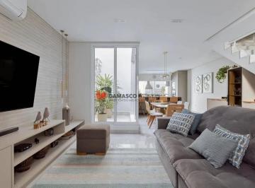 Casa · 239m² · 3 Quartos · 4 Vagas · Sobrado em Centro