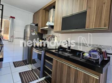 Cozinha Planejada · Casa de 2 quartos com armários e 2 vagas