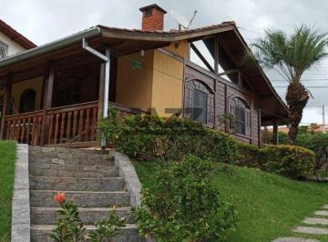 Casa · 115m² · 3 Quartos · 3 Vagas · Casa três dormitórios localizada no condomínio Orypaba com lareira e piscina