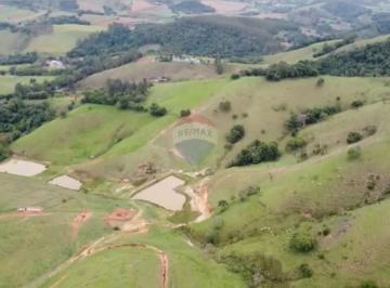 Rural · 2 Quartos · FAZENDA A VENDA EM SOCORRO/SP – COM VISTA PARA MONTANHA, LAGO EM FORMATO DE CORAÇÃO E 6 NASCENTES RE