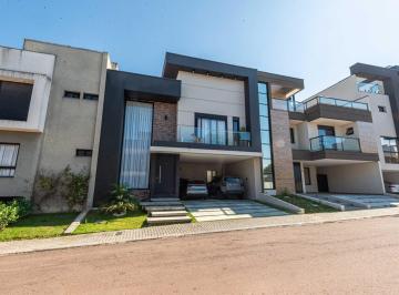 Casa · 196m² · 3 Quartos · 4 Vagas · Casa em condomínio no Bairro Alto com 3 suítes e e