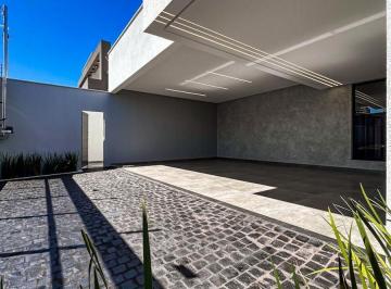 Casa de 3 quartos, Rio Verde · Casa Alto Padrão no Interlagos | 280 m², 3 Suítes + Home Office e Piscina.