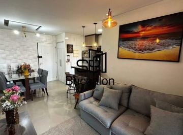 Sala · Apartamento no Acqua Play Home &amp; Resort — Marapé, Santos/SP | 64 m² • 2 Dormitórios (1 Suíte) • 