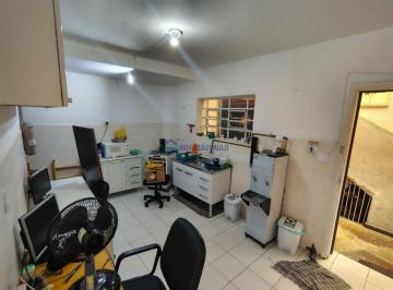 Casa · 171m² · 3 Quartos · 6 Vagas · Sobrado à venda com 3 quartos e 6 vagas na Saúde.