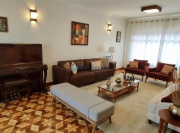 Casa · 225m² · 3 Quartos · 3 Vagas · Casa assobradada com 3 quartos sendo 1 suíte e 3 vagas no Bosque da Saúde.