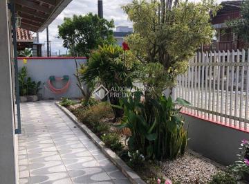 Casa · 104m² · 3 Quartos · 4 Vagas · Casa com 3 quartos sendo 1 Suíte