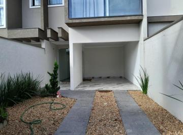 Casa · 110m² · 3 Quartos · 1 Vaga · Charmoso Sobrado em Balneário Piçarras a 350 metros da praia