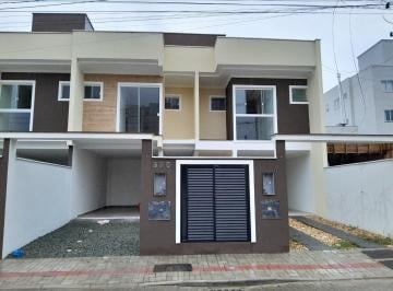 Casa · 112m² · 3 Quartos · 1 Vaga · Sobrado à venda em Balneário Piçarras 300 mts da Praia