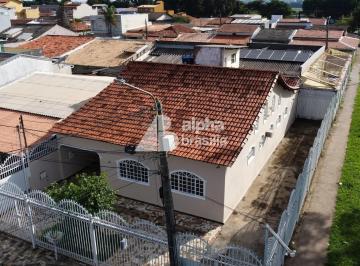 dji_0172-jpg1772194944322.jpg · CASA TÉRREA DE ESQUINA - QE 15 CONJ. 1 GUARÁ 2  3 QUARTOS  2 SUÍTES  6 VAGAS  ESPAÇO GOURMET