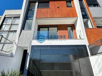 25074886_4.jpg · Casa tríplex com três suítes no bairro Vinhedos