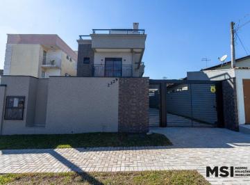 Casa · 157m² · 3 Quartos · 2 Vagas · Sobrado Triplex de Alto Padrão com 230m² Privativos no Santa Quitéria - 3 Quartos, Suíte, Terraço e 