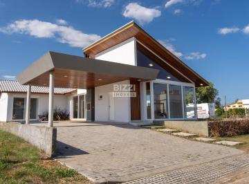 Casa · 227m² · 3 Quartos · 2 Vagas · Casa Alto Padrão - Condomínio Villa Suíça | Balneário Rincão/SC