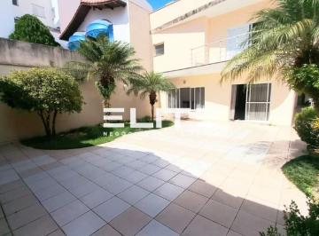 Casa · 328m² · 3 Quartos · 4 Vagas · Sobrado amplo e elegante no Bairro Jardim – 328 m² de conforto e sofisticação