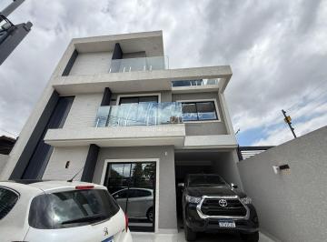 Casa · 152m² · 3 Quartos · 2 Vagas · Sobrado no bairro Pinheirinho