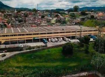 Comercial · 1100m² · 5 Vagas · Galpão 1100 m² – 3 docas – São Paulo/Anhanguera