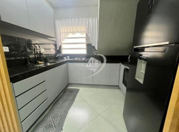 Casa · 141m² · 3 Quartos · 2 Vagas · Casa à venda no Condomínio fechado 3 dormitórios, 141m², 2 vagas de garagem.