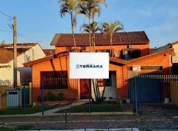 Casa · 173m² · 5 Quartos · 3 Vagas · Casa com 5 quartos, piscina e 3 vagas de garagem em Canoas.