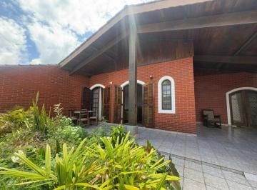 Casa de 3 quartos, Itanhaém · Casa com 3 quartos e área gourmet em Itanhaém.