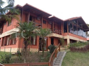 Foto 01 · Imperdível Casa em Condomínio à Venda em Teresópolis-RJ, Bairro Albuquerque: 7 Suítes, Sala em 4 amb