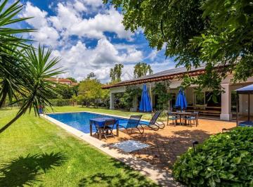 0 · Casa à venda no Condomínio Quinta da Baroneza em Bragança Paulista/SP