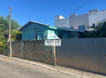 Casa · 50m² · 2 Quartos · 1 Vaga · Oportunidade Terreno com casa de madeira no Rio Vermelho