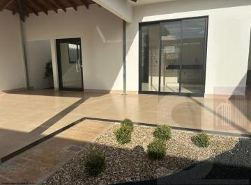 20260306152018955.jpeg · Casa para Venda em Uberlândia, Alto Umuarama, 3 dormitórios, 3 suítes, 1 banheiro, 2 vagas