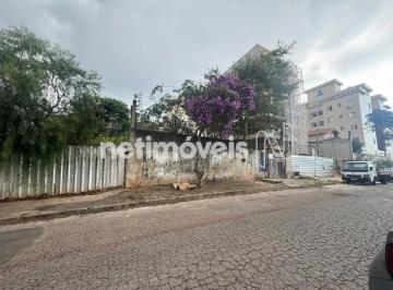 Terreno · 840m² · Oportunidade lote de 840 m²; no Castelo