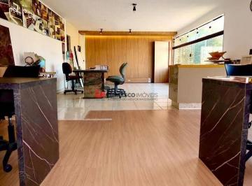 Casa · 70000m² · 3 Quartos · 8 Vagas · Sobrado em Utinga