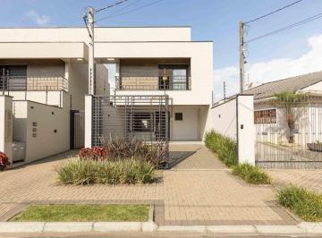 Casa · 152m² · 3 Quartos · 3 Vagas · Casa com 3 suítes em Santa Felicidade!