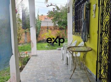 Casa · 55m² · 2 Quartos · Seu Oásis de Paz na Nova Gamboa: Casa Térrea com Quintal