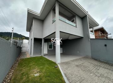 Casa · 154m² · 3 Quartos · 3 Vagas · Casa ampla no Saguaçu: conforto, tranquilidade e espaço para toda a família