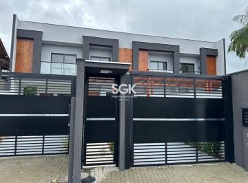 Casa · 111m² · 3 Quartos · 2 Vagas · Casa Geminada com Suíte mais 2 quartos, Churrasqueira e até 2 Vagas no Saguaçu