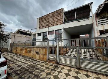 Comercial · 4 Quartos · Casa com 4 Quartos e 4 banheiros para Alugar, 255 m²