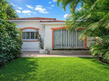 img0 · Casa para venda em Campo Belo com 4 quartos, sendo 2 suítes , 350m²
