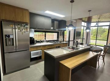 Casa · 265m² · 3 Quartos · Casa em Condomínio 3 quarto(s), no bairro Morro das Pedras