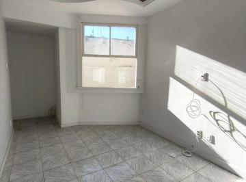 Apartamento de 1 quarto, Rio de Janeiro · Excelente apto no coração do Centro. Apto fundos silencioso, andar alto e claro. Sala e Qto com área