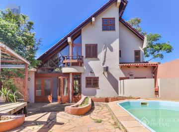 Casa · 280m² · 5 Quartos · 3 Vagas · Excelente casa com 5 dormitórios no bairro Cristal