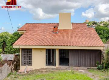 Casa · 242m² · 4 Quartos · 2 Vagas · Casa à Venda na Rua da Gruta – 241,99m² – Próxima ao Hospital Divina Providência