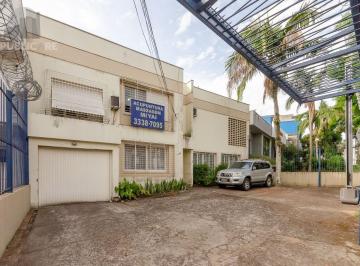 Casa · 300m² · 4 Quartos · 5 Vagas · Ampla casa no bairro Petrópolis