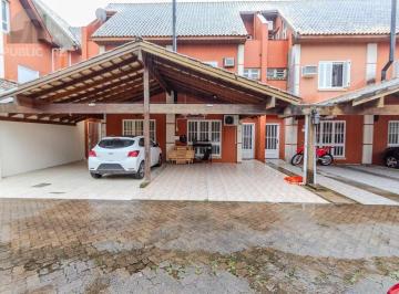 Casa · 140m² · 3 Quartos · 2 Vagas · Casa de condomínio, 3 dormitórios, 1 suíte e 2 vagas cobertas no bairro Teresópo