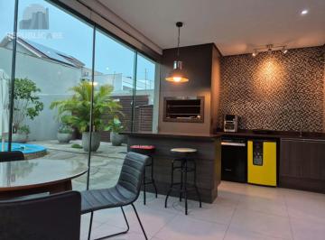 Casa · 218m² · 3 Quartos · 2 Vagas · Casa de 3 dormitórios e 2 vagas de garagem coberta Canoas.